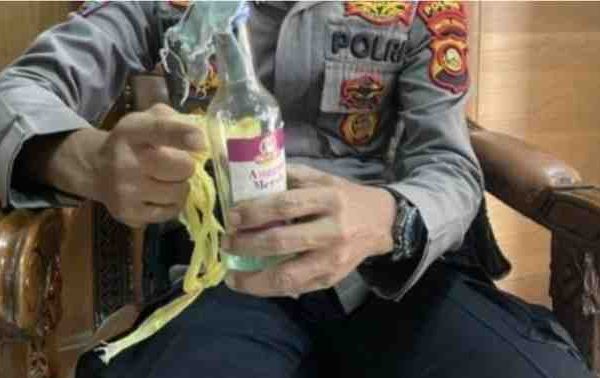 Belasan Pelajar Asal OKU Timur Diamankan Saat Demo di DPRD OKU, Polisi Amankan Bom Molotov